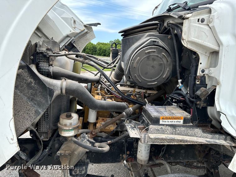 image for item DX0706 2005 Sterling L8500 dump truck