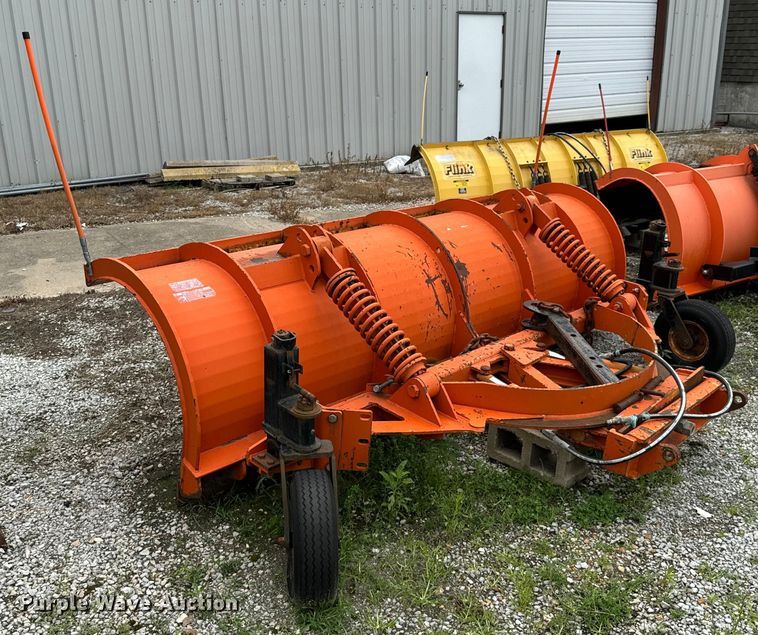 image for item DX0706 2005 Sterling L8500 dump truck