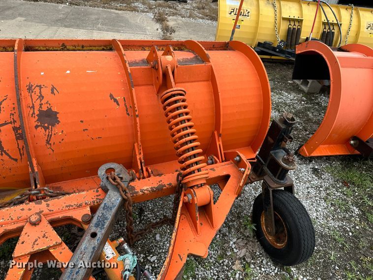 image for item DX0706 2005 Sterling L8500 dump truck