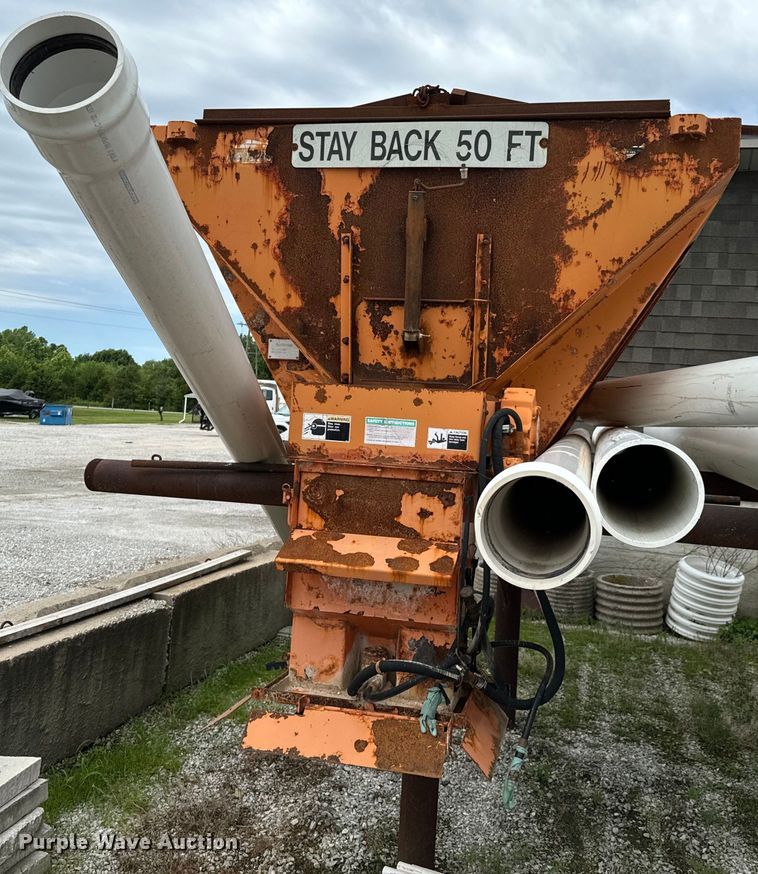 image for item DX0706 2005 Sterling L8500 dump truck