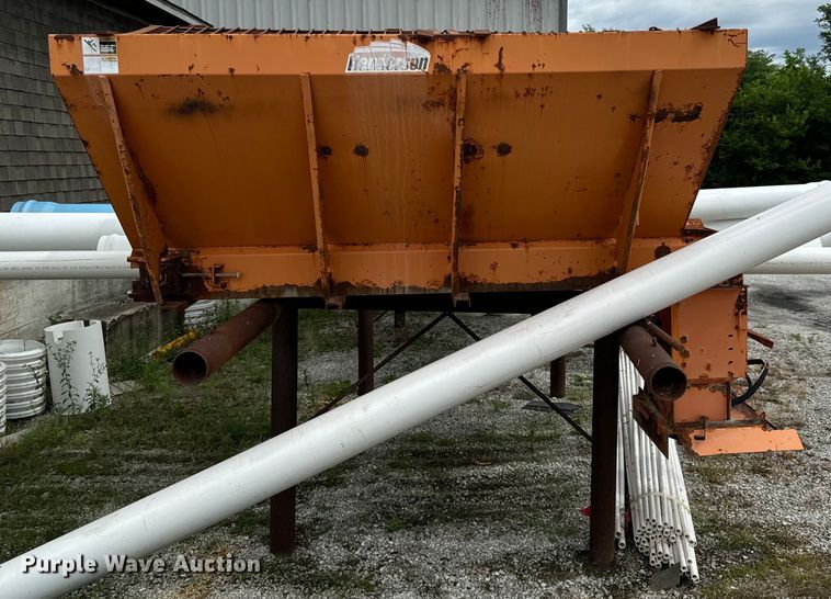 image for item DX0706 2005 Sterling L8500 dump truck