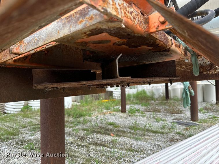 image for item DX0706 2005 Sterling L8500 dump truck