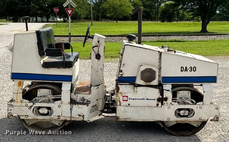 image for item DX0714 1979 Ingersoll Rand DA-30 double drum vibratory roller