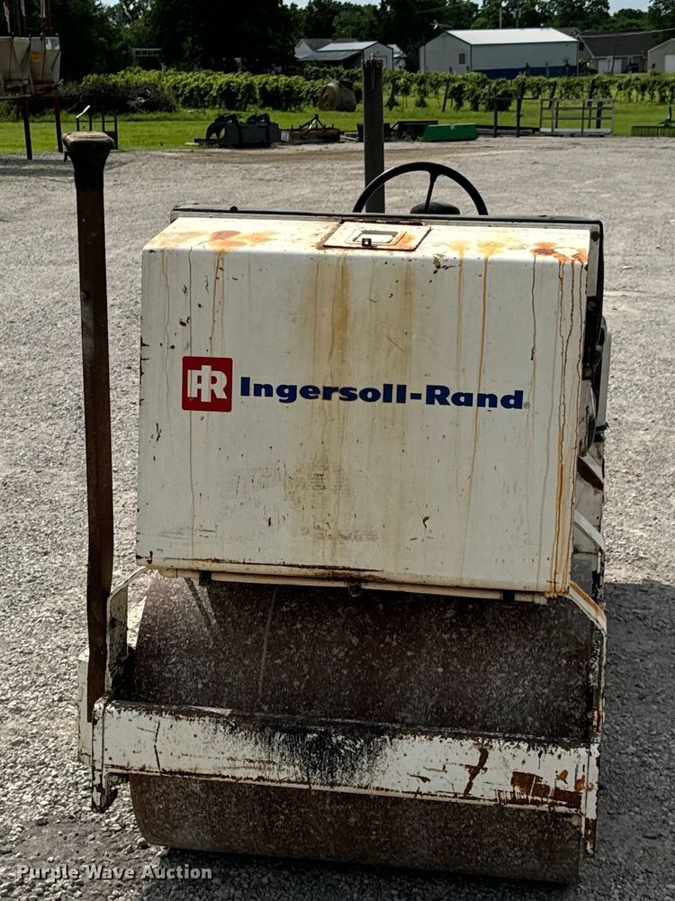 image for item DX0714 1979 Ingersoll Rand DA-30 double drum vibratory roller