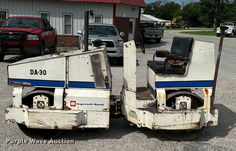 image for item DX0714 1979 Ingersoll Rand DA-30 double drum vibratory roller