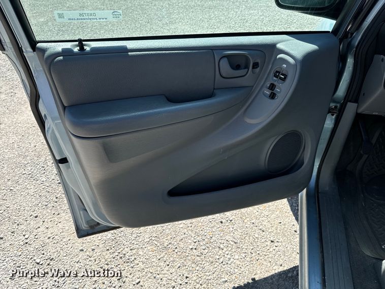 image for item DX0726 2006 Dodge Grand Caravan van