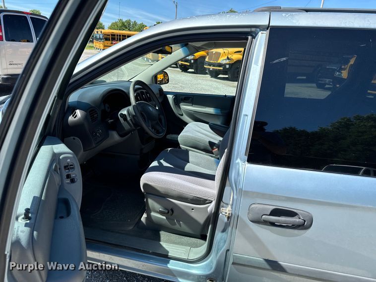 image for item DX0726 2006 Dodge Grand Caravan van