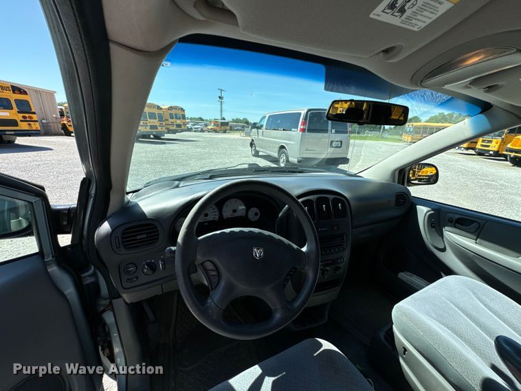 image for item DX0726 2006 Dodge Grand Caravan van