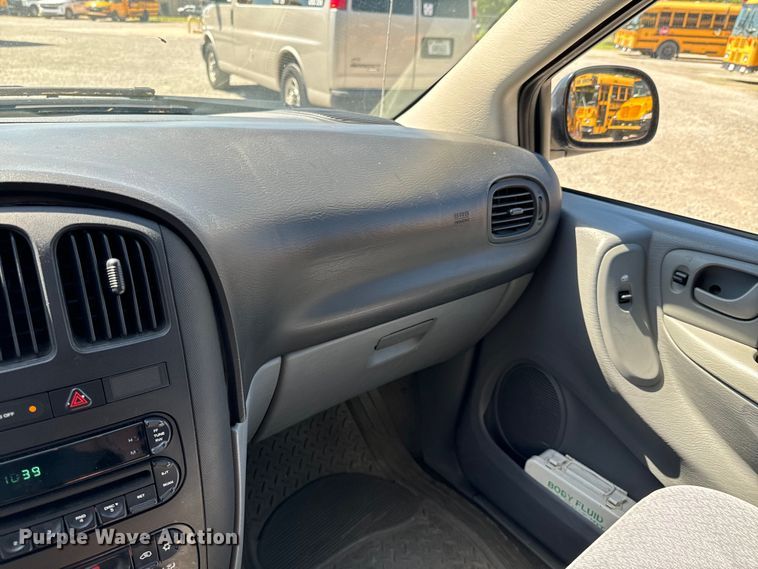 image for item DX0726 2006 Dodge Grand Caravan van