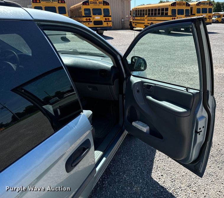 image for item DX0726 2006 Dodge Grand Caravan van