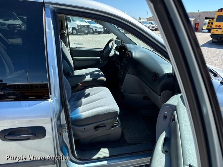 image for item DX0726 2006 Dodge Grand Caravan van