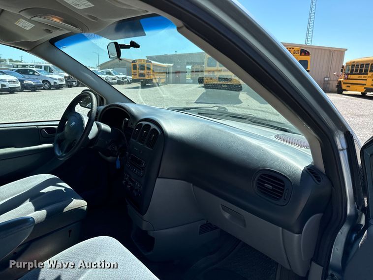 image for item DX0726 2006 Dodge Grand Caravan van