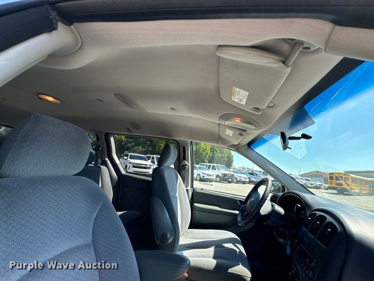 image for item DX0726 2006 Dodge Grand Caravan van
