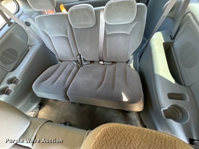 image for item DX0726 2006 Dodge Grand Caravan van