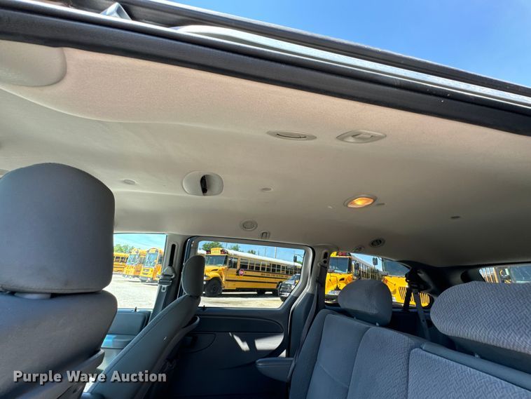image for item DX0726 2006 Dodge Grand Caravan van