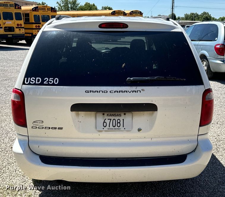 image for item DX0727 2006 Dodge Grand Caravan van