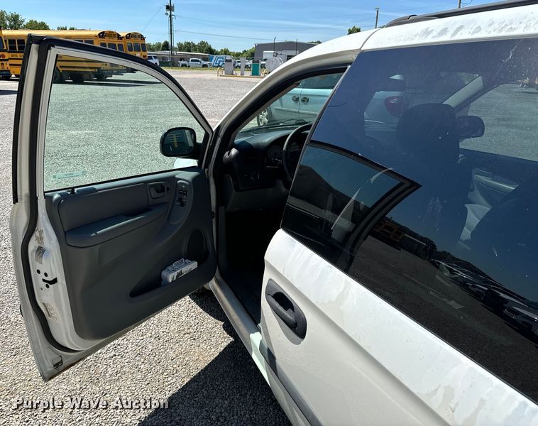 image for item DX0727 2006 Dodge Grand Caravan van