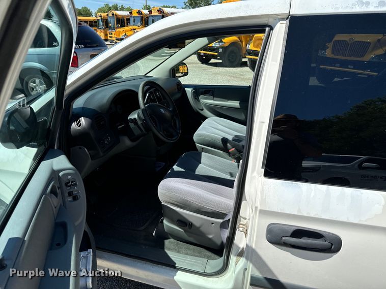image for item DX0727 2006 Dodge Grand Caravan van