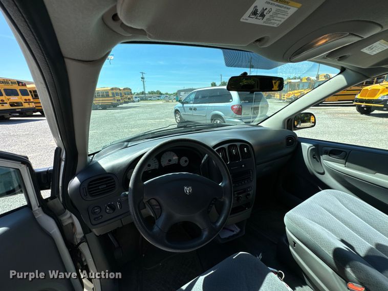 image for item DX0727 2006 Dodge Grand Caravan van