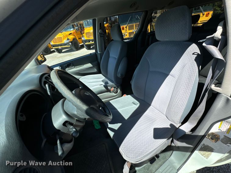 image for item DX0727 2006 Dodge Grand Caravan van