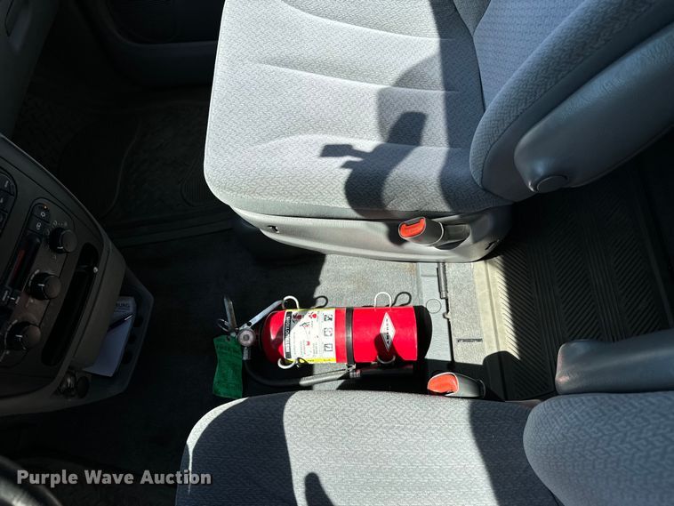 image for item DX0727 2006 Dodge Grand Caravan van