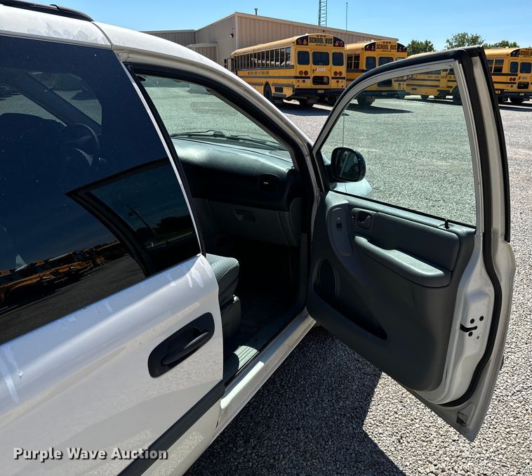image for item DX0727 2006 Dodge Grand Caravan van