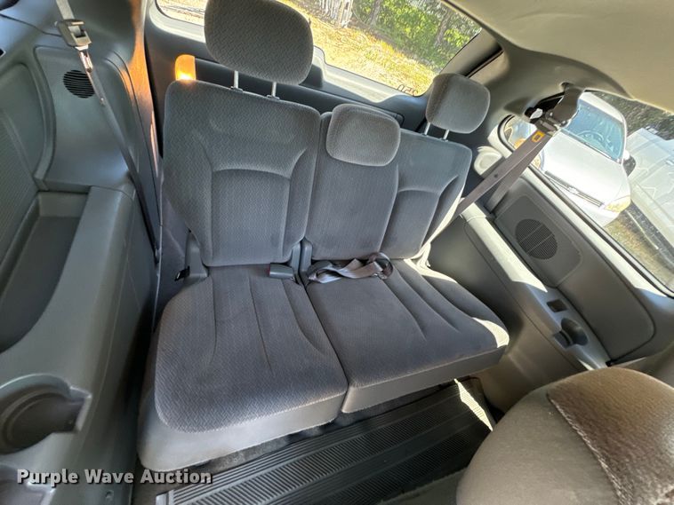 image for item DX0727 2006 Dodge Grand Caravan van