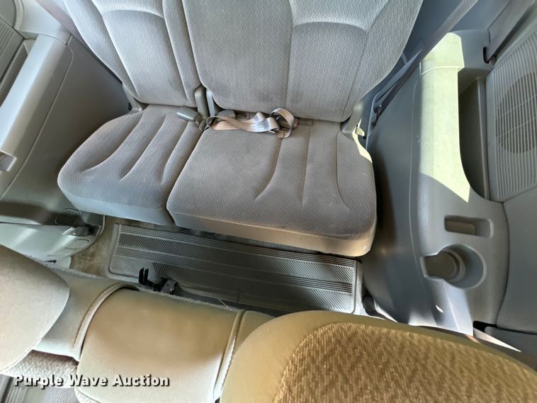 image for item DX0727 2006 Dodge Grand Caravan van