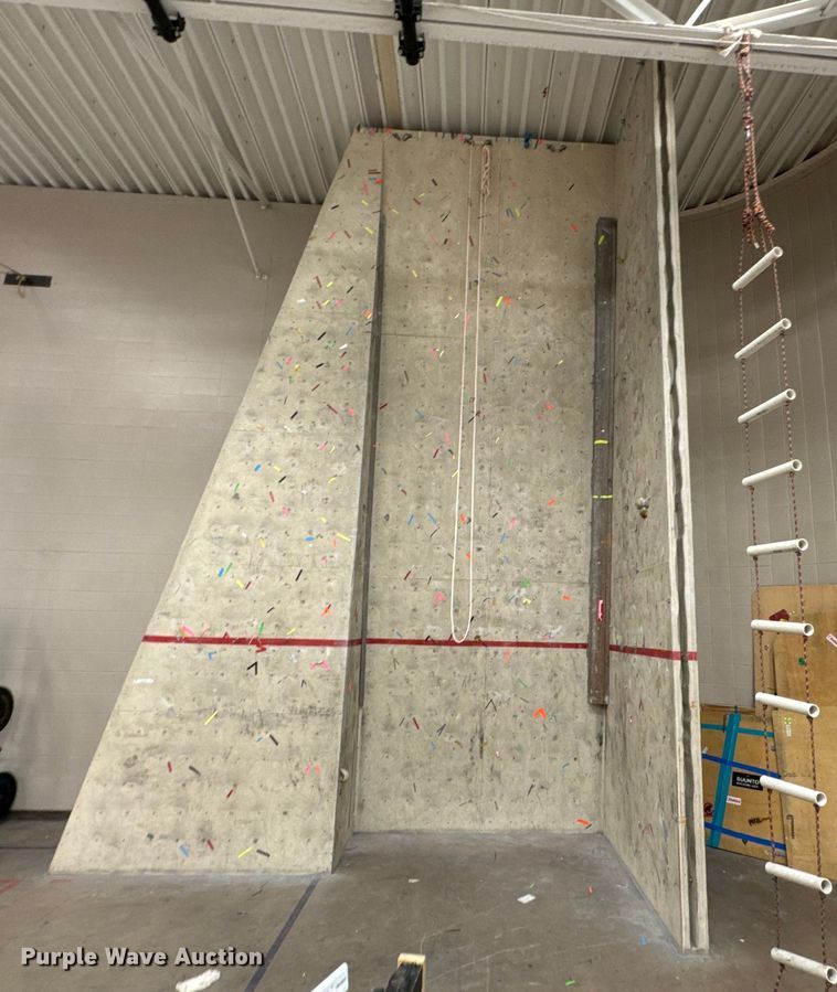 image for item DX0729 Rock climbing wall