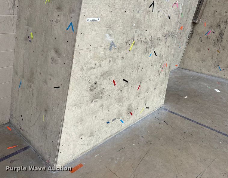 image for item DX0729 Rock climbing wall