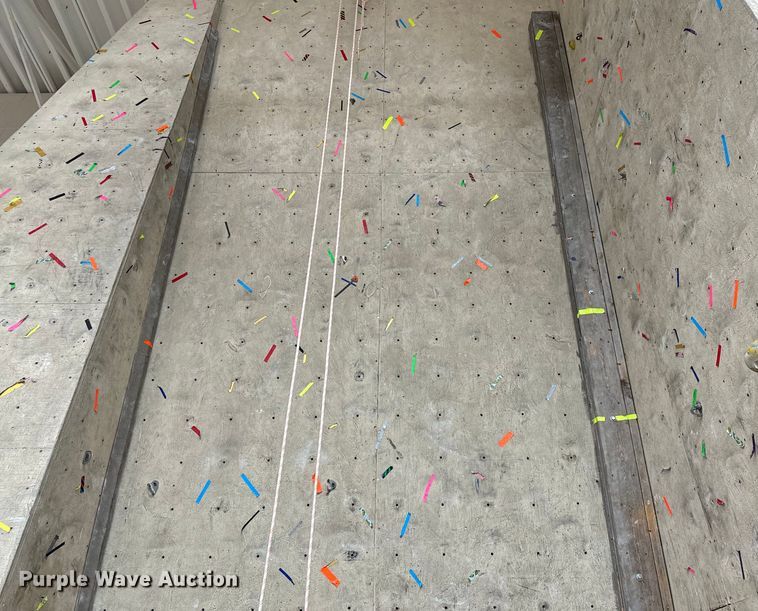 image for item DX0729 Rock climbing wall