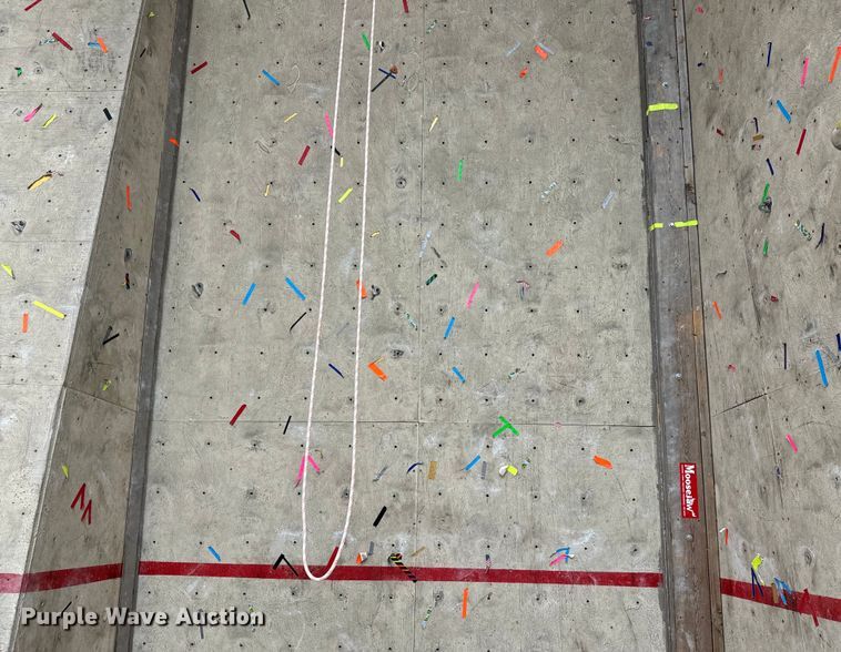 image for item DX0729 Rock climbing wall