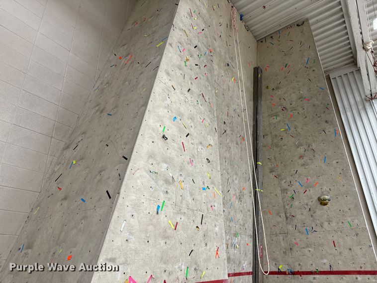 image for item DX0729 Rock climbing wall