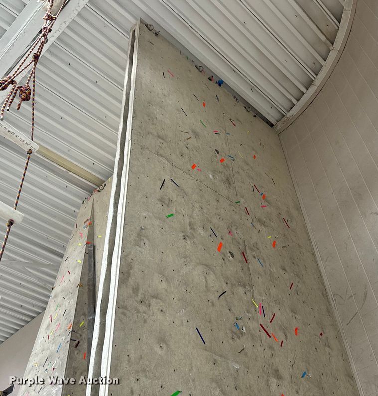image for item DX0729 Rock climbing wall