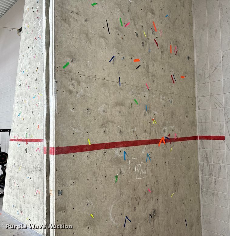 image for item DX0729 Rock climbing wall