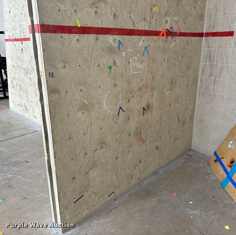 image for item DX0729 Rock climbing wall