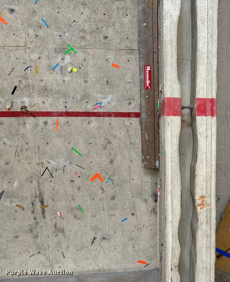 image for item DX0729 Rock climbing wall