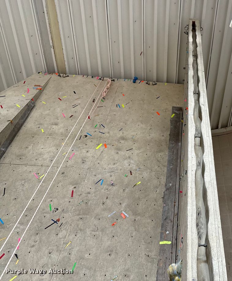 image for item DX0729 Rock climbing wall