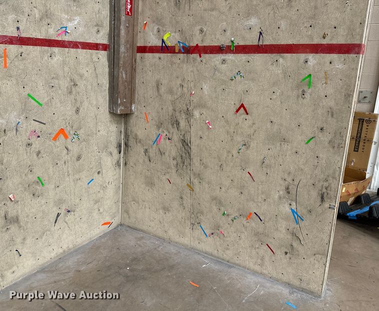 image for item DX0729 Rock climbing wall