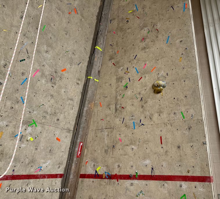 image for item DX0729 Rock climbing wall