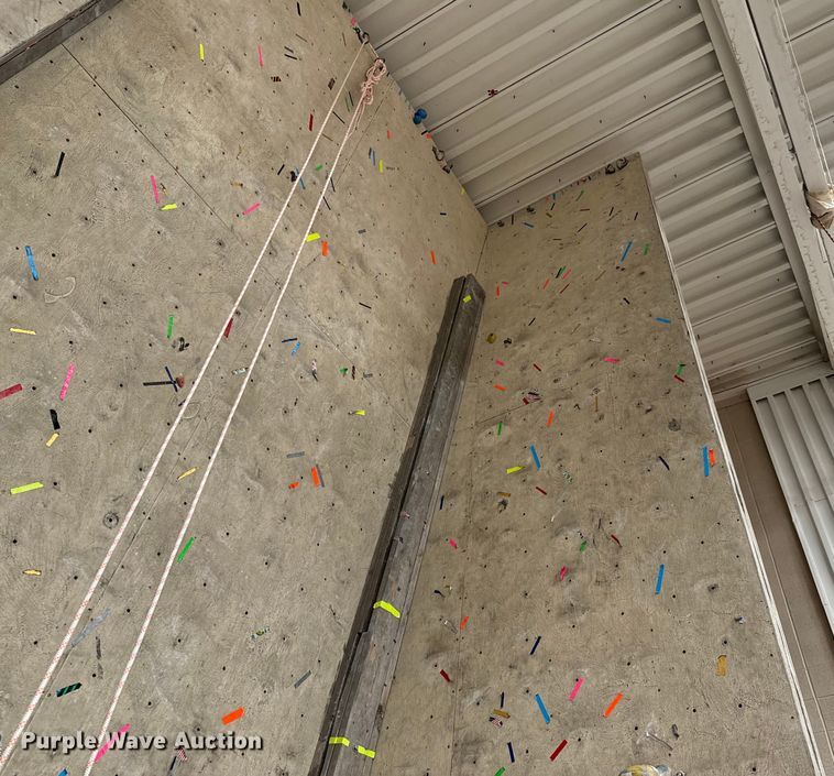 image for item DX0729 Rock climbing wall