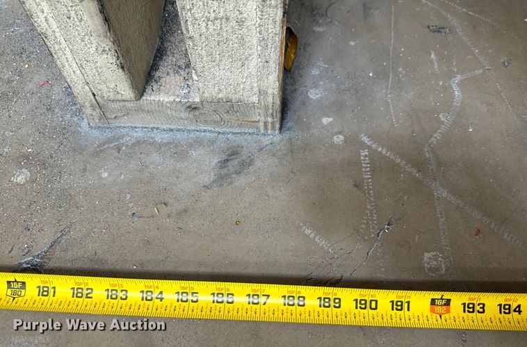 image for item DX0729 Rock climbing wall