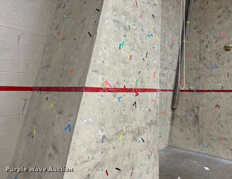 image for item DX0729 Rock climbing wall