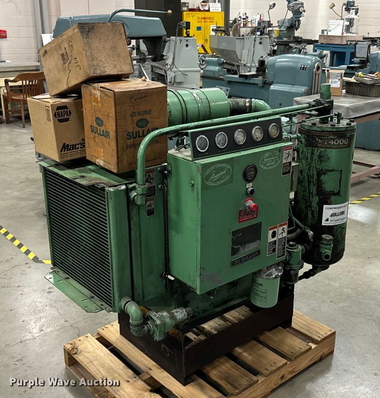 image for item DX0732 Sullair  10-25 air compressor