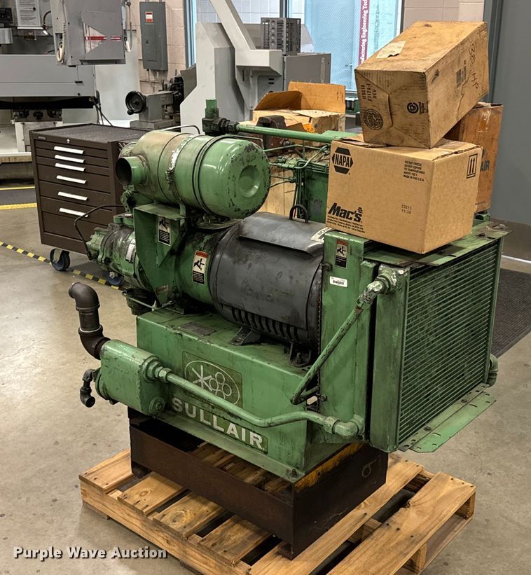 image for item DX0732 Sullair  10-25 air compressor