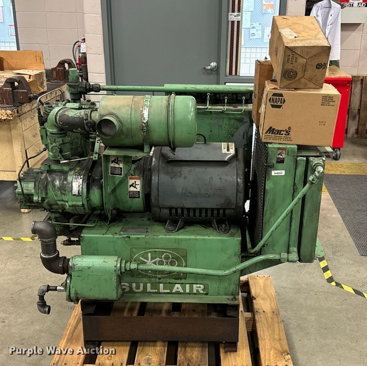 image for item DX0732 Sullair  10-25 air compressor