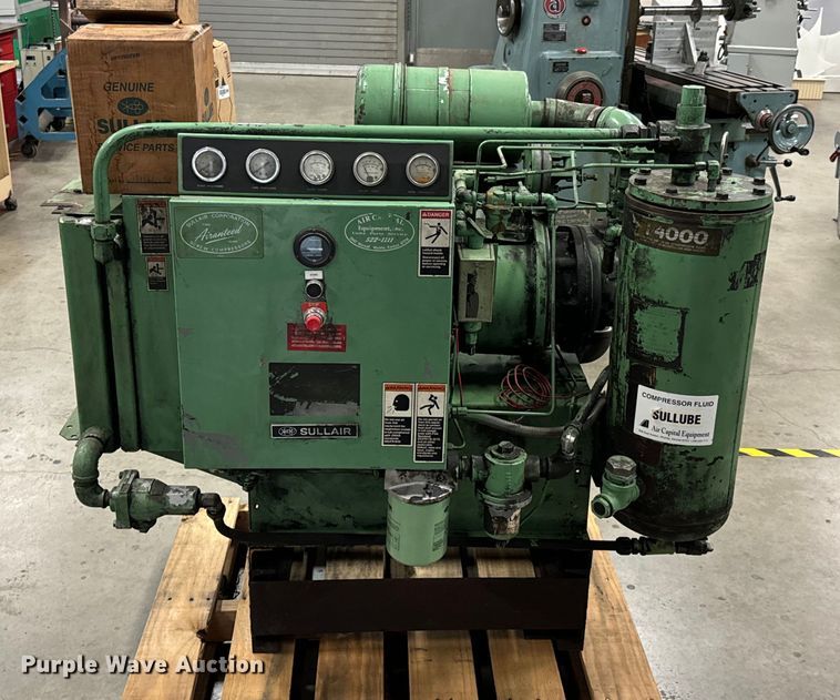 image for item DX0732 Sullair  10-25 air compressor