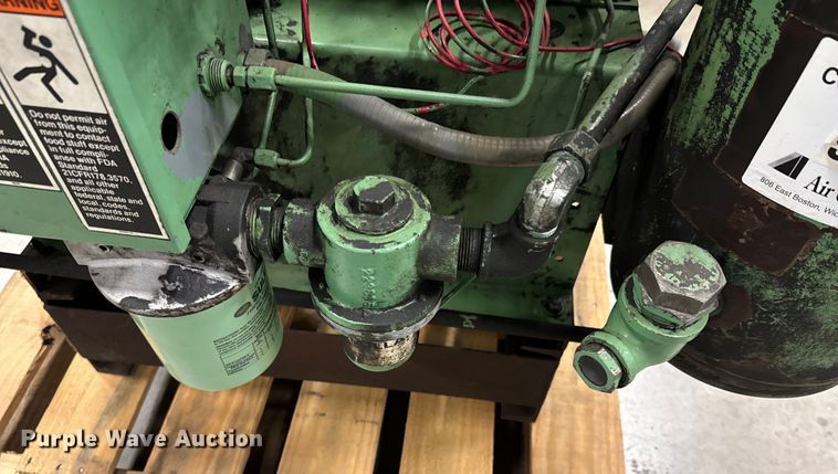 image for item DX0732 Sullair  10-25 air compressor