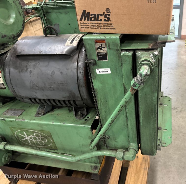 image for item DX0732 Sullair  10-25 air compressor