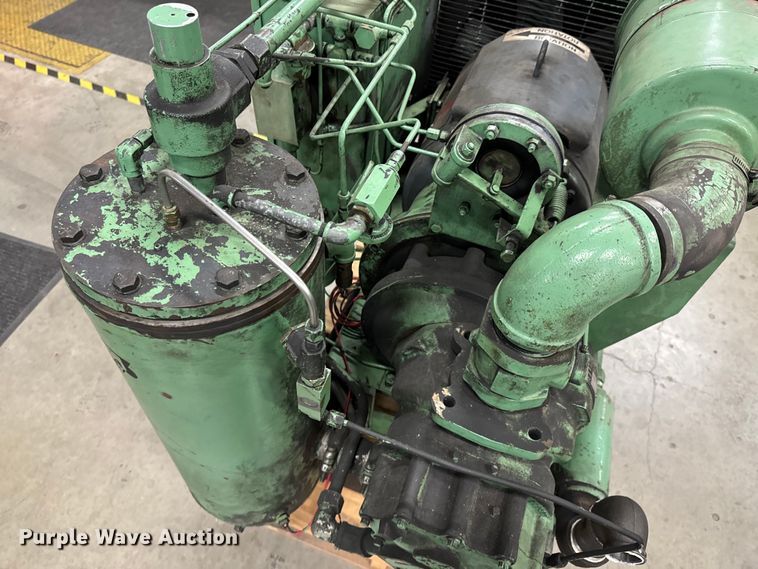 image for item DX0732 Sullair  10-25 air compressor